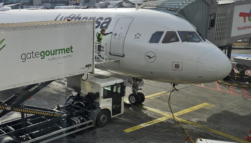 Step 3: Final positioning near the aircraft requires careful judgment and clear communication